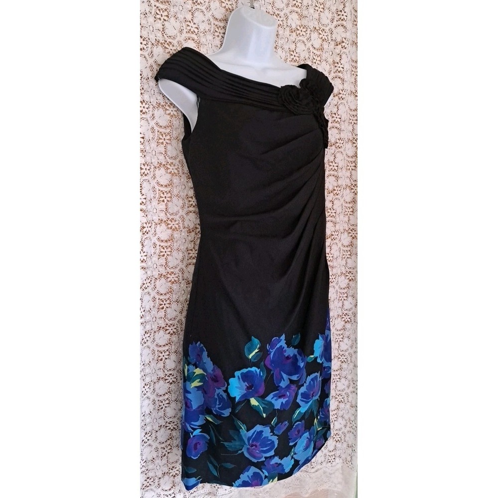 Adrianna Papell Dress 8P Black Floral Boat Neck Cocktail Sheath Pleats Lined
